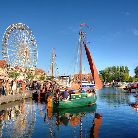Im Altstadtkern Von Waren Mueritz Appartement *