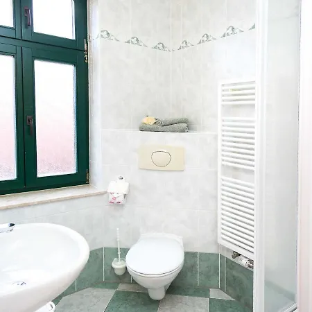 Appartement Im Altstadtkern Von Waren Mueritz *